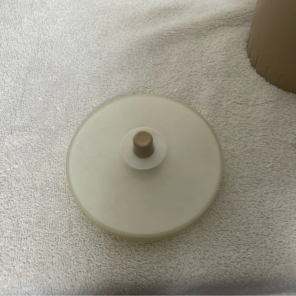 Tupperware tall lid
